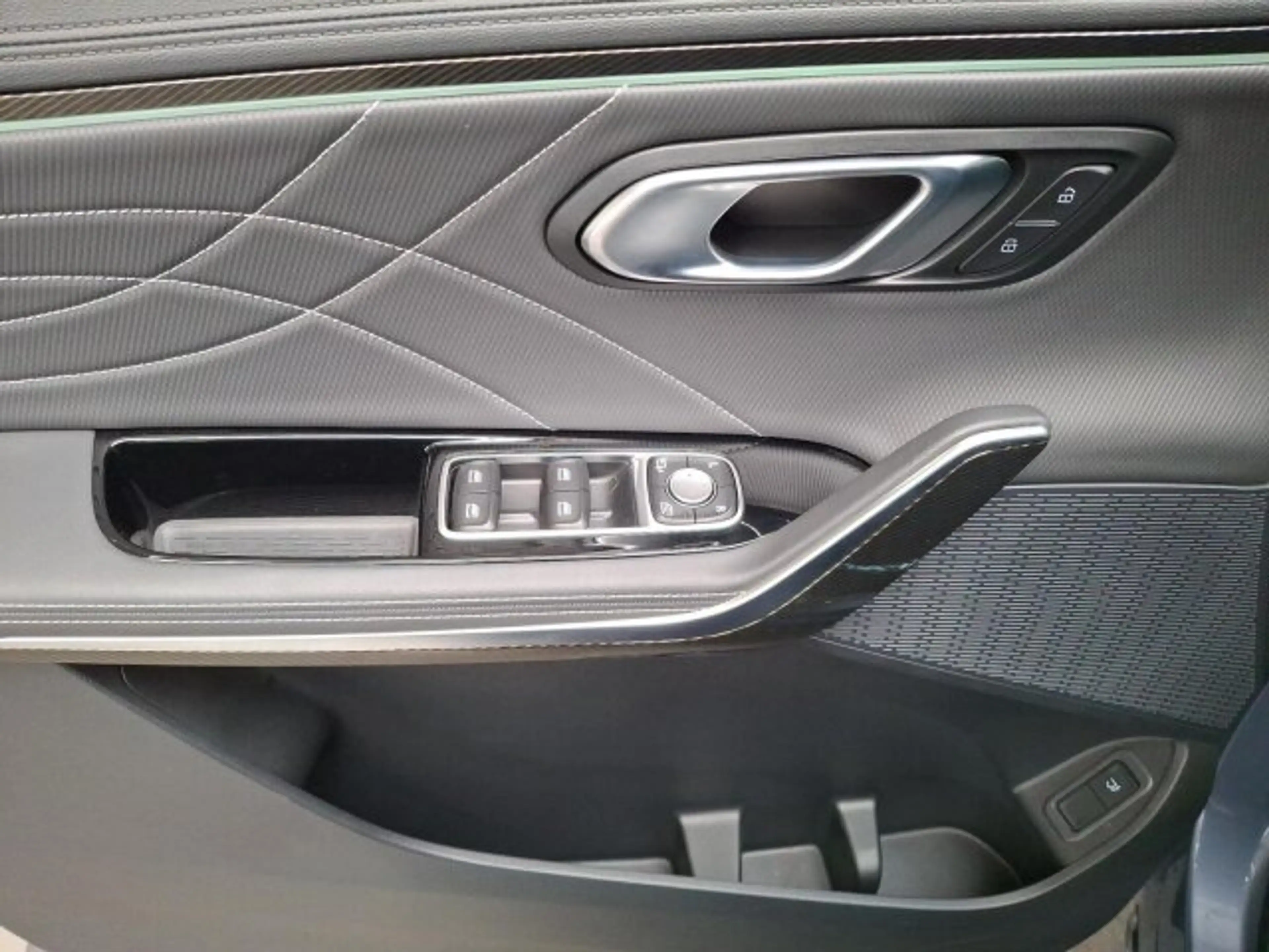Maxus Mifa 9 MIFA 9 Luxury 7-Sitzer LED Navi el Heckklappe (Mietw.) — photo 7