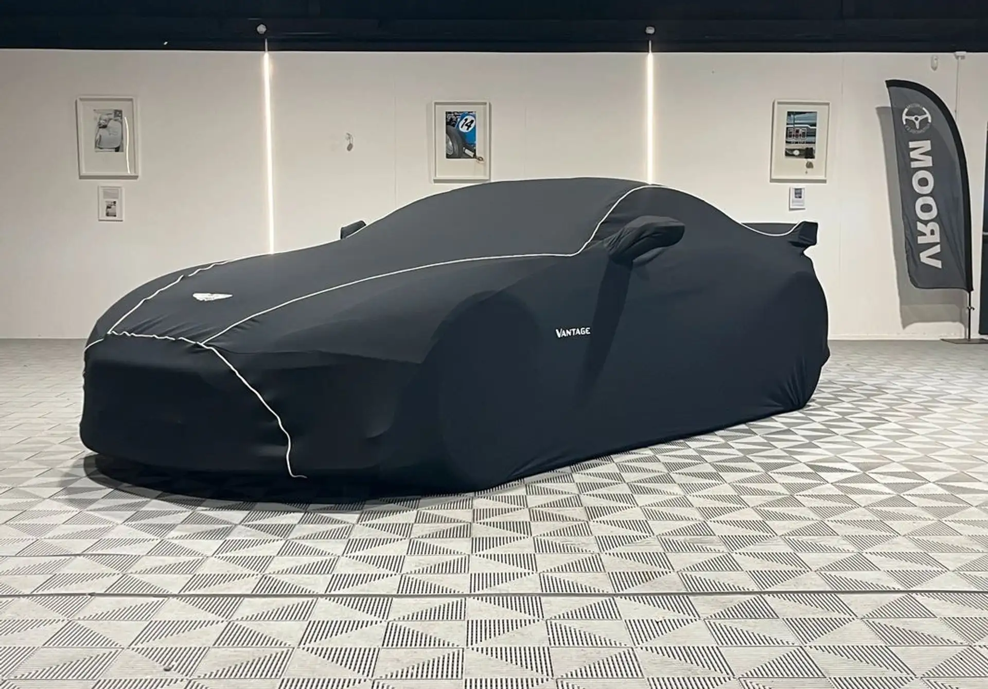 애스턴마틴 V8 Coupe 2021 청록 사진 5