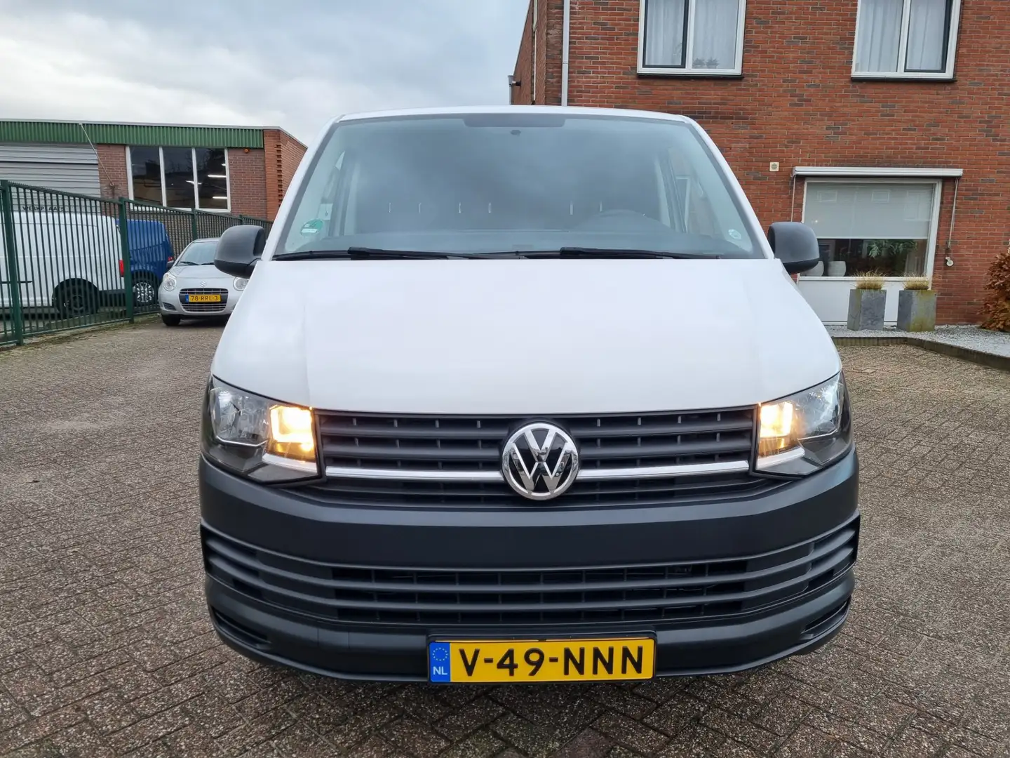 Volkswagen T6 Transporter 2.0 TSI BENZINE BTW EN BPM VRIJ GARANTIE/EURO 6 Wit - 2