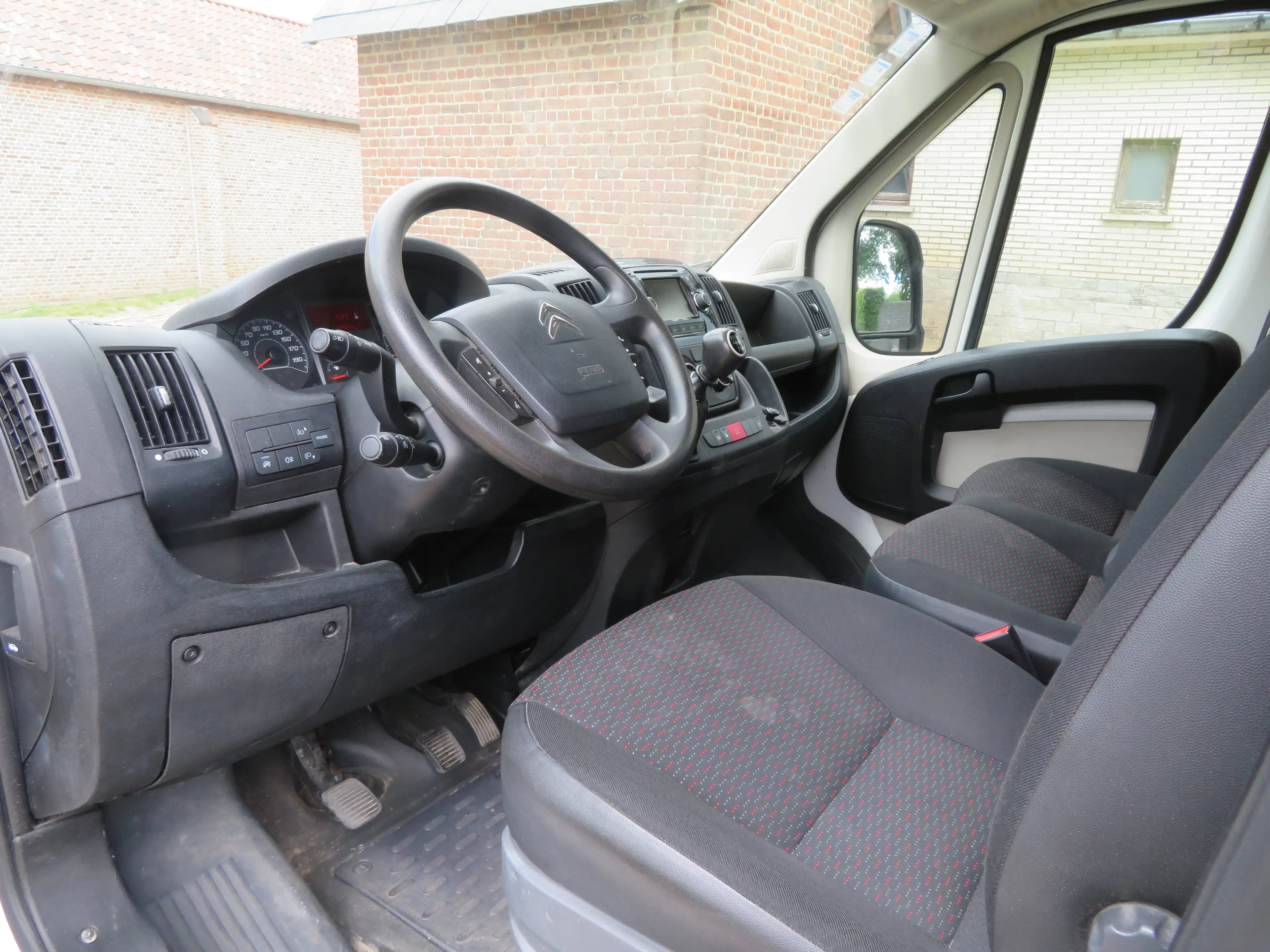 Citroen Jumper 2.0 BlueHDi - L1H1 — photo 11