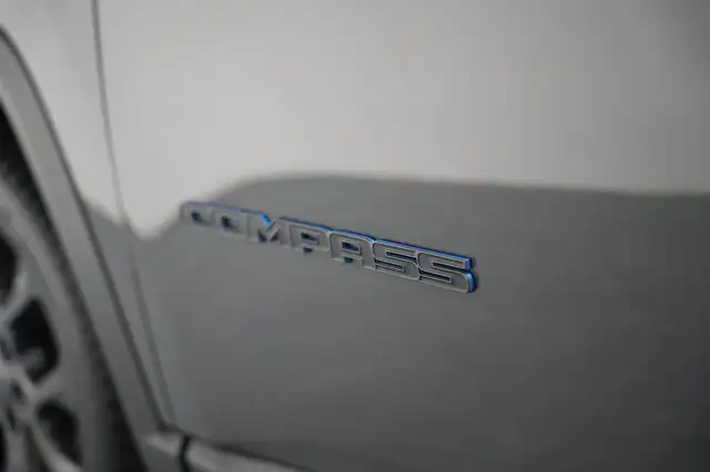 Jeep Compass view 13