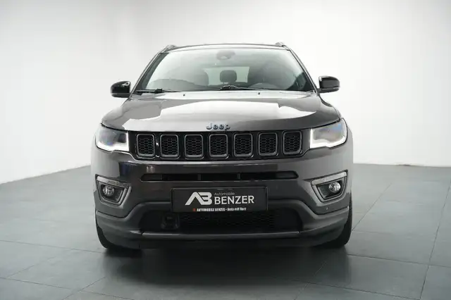 Jeep Compass view 3