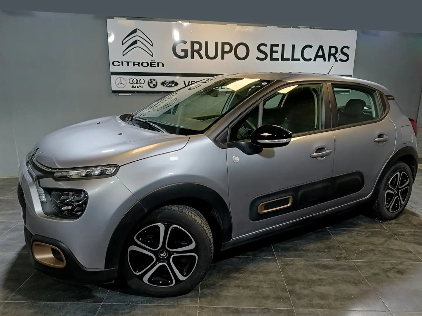 Citroen C3 1.2 PureTech S&S C-Series 83 Grijs - 2