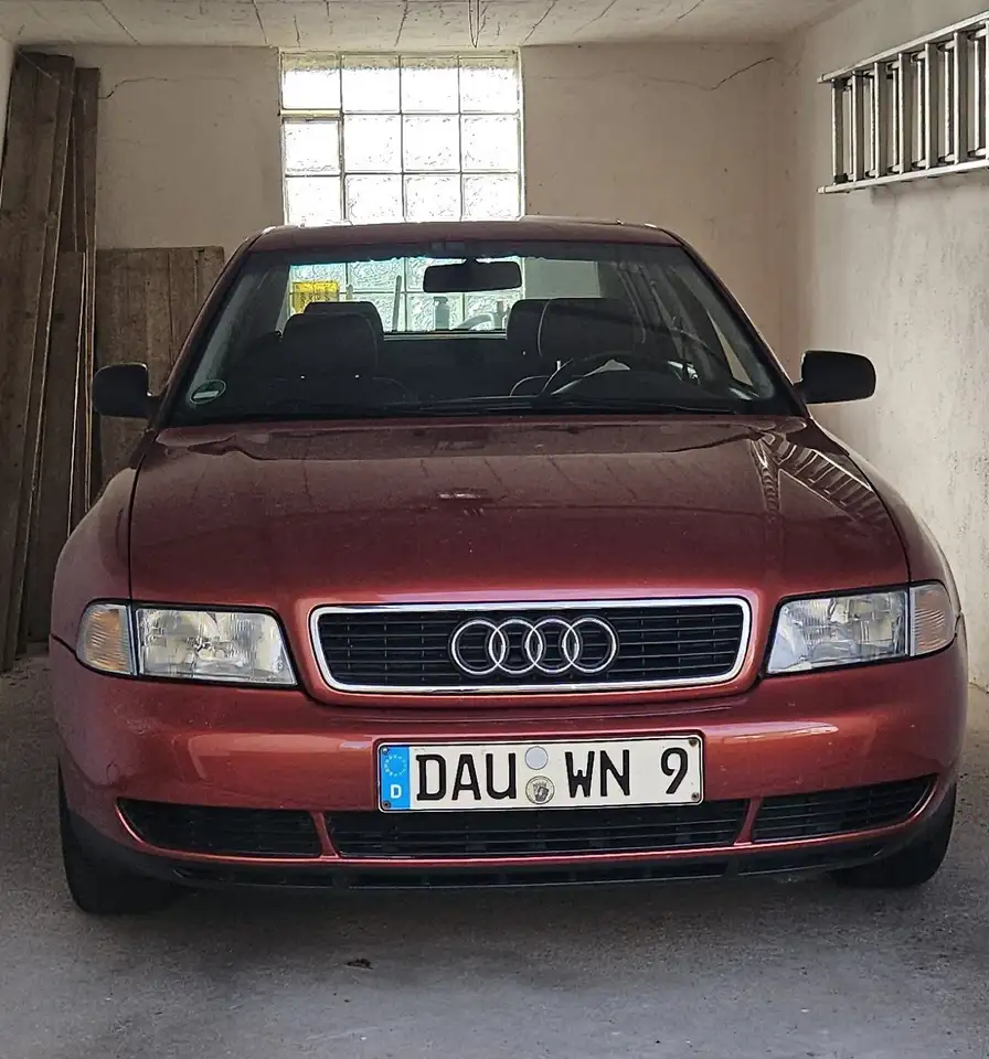 Audi A4 1.6, foto 1