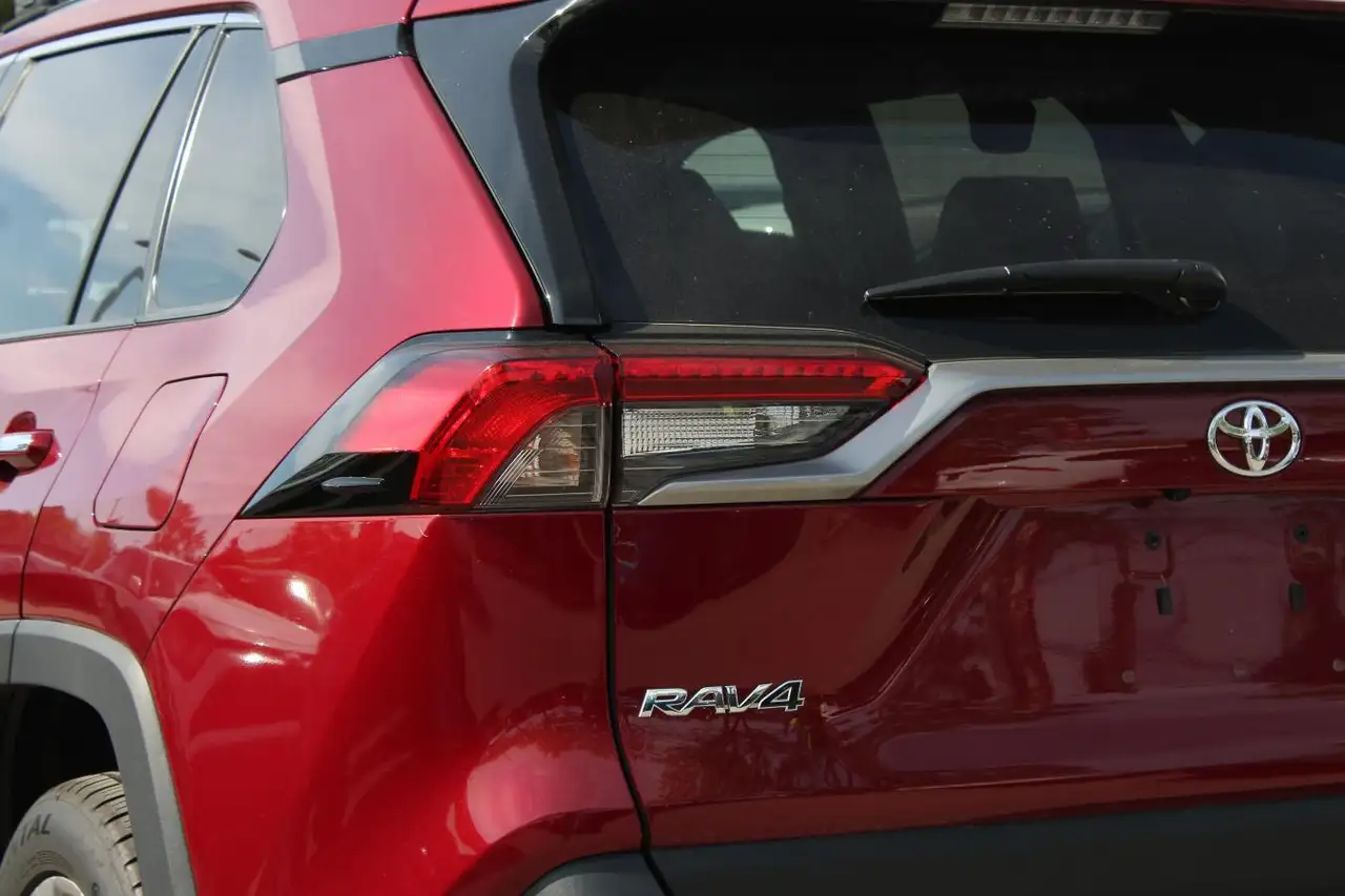 Toyota RAV 4 снимка Toyota RAV 4