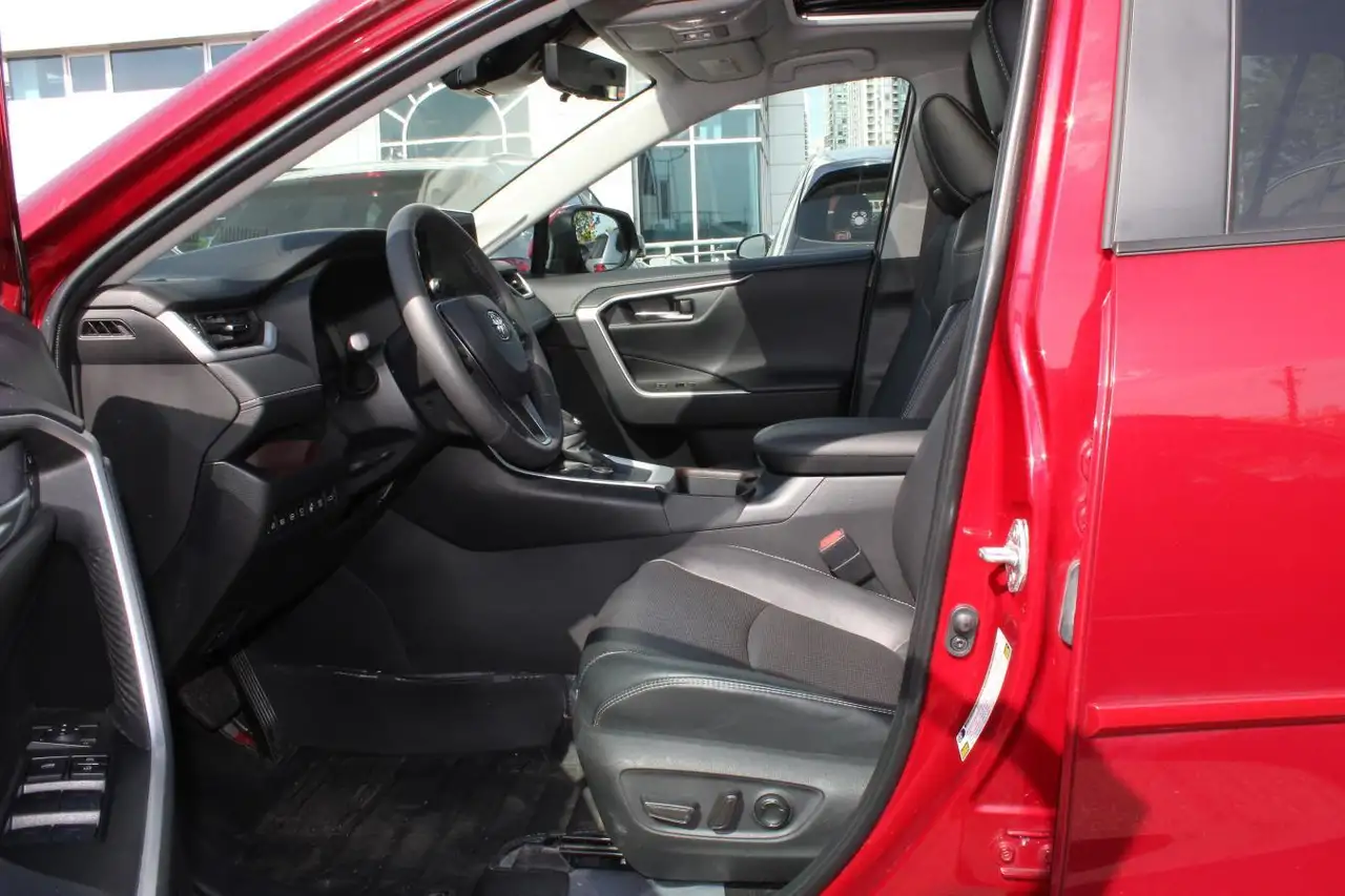 Toyota RAV 4 снимка Toyota RAV 4