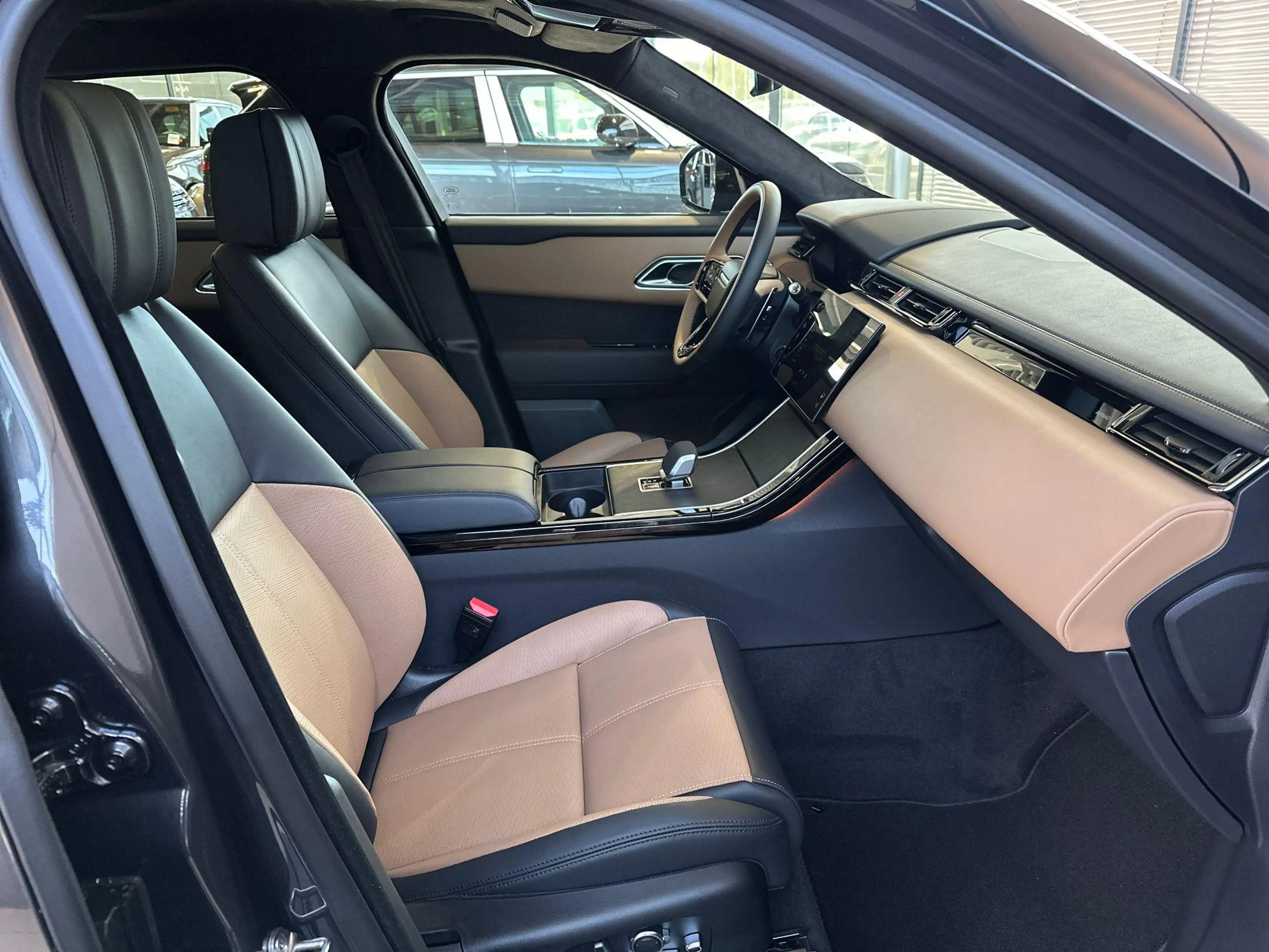 Land Rover Range Rover Velar P400e AUTOBIOGRAPHY | PANO | 21 INCH | COLD CLIMAT — photo 3