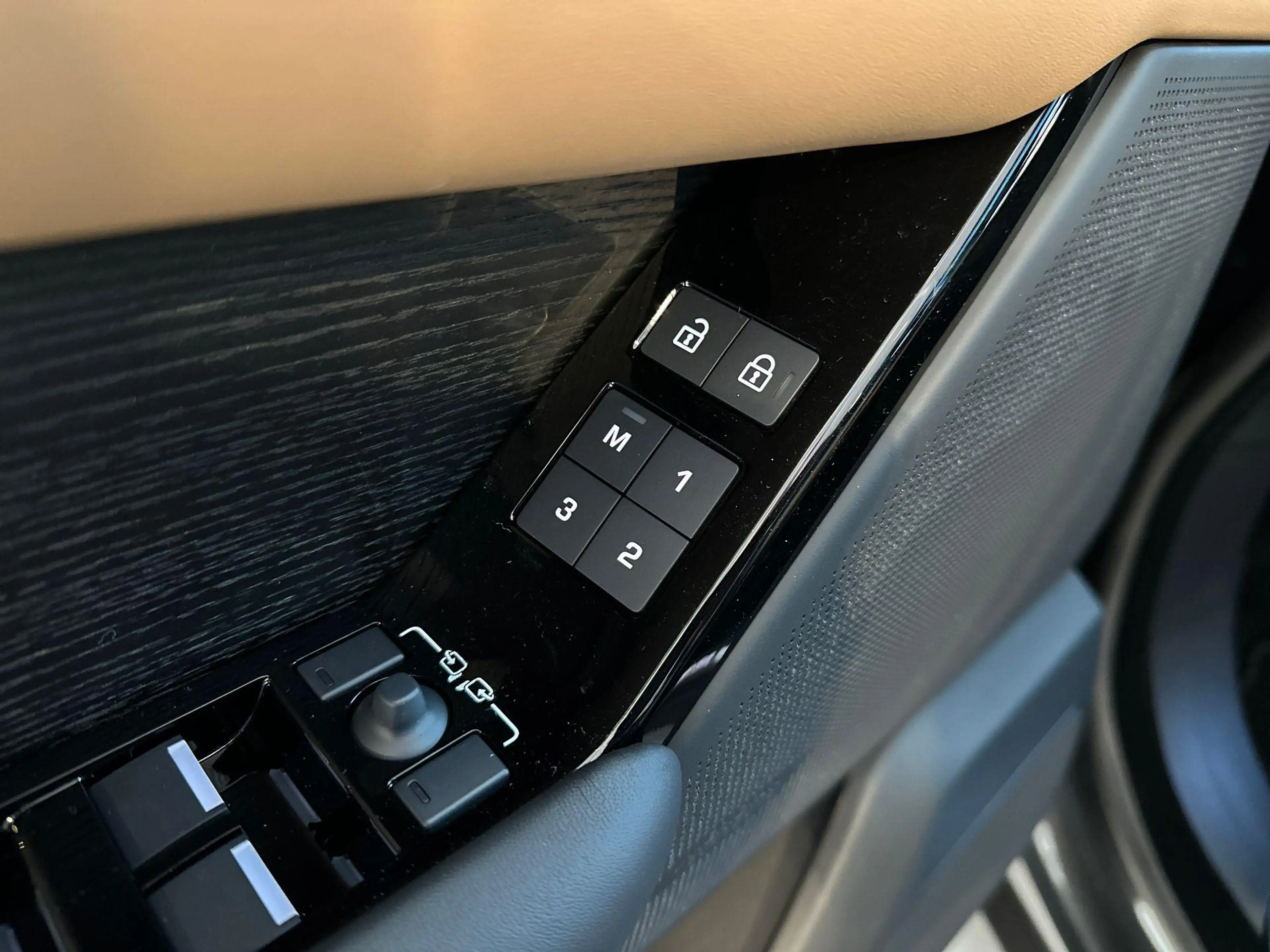 Land Rover Range Rover Velar P400e AUTOBIOGRAPHY | PANO | 21 INCH | COLD CLIMAT — photo 12