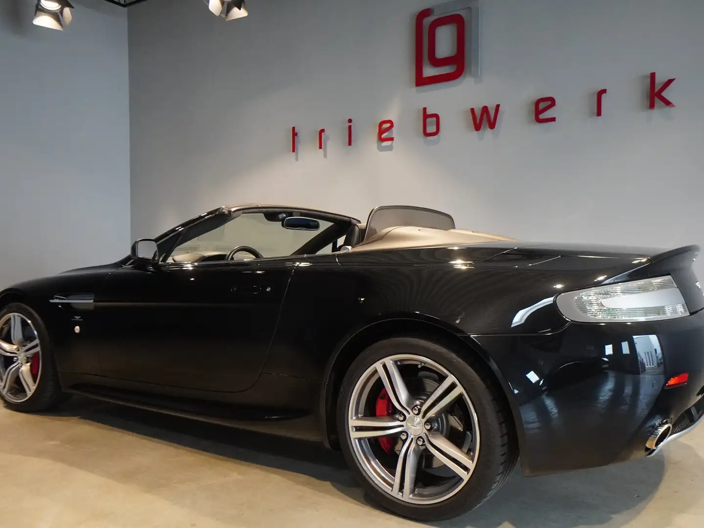 Aston Martin V8 Vantage Roadster N400-BRD-U-frei-1 Hd-189/240 Nero - 2