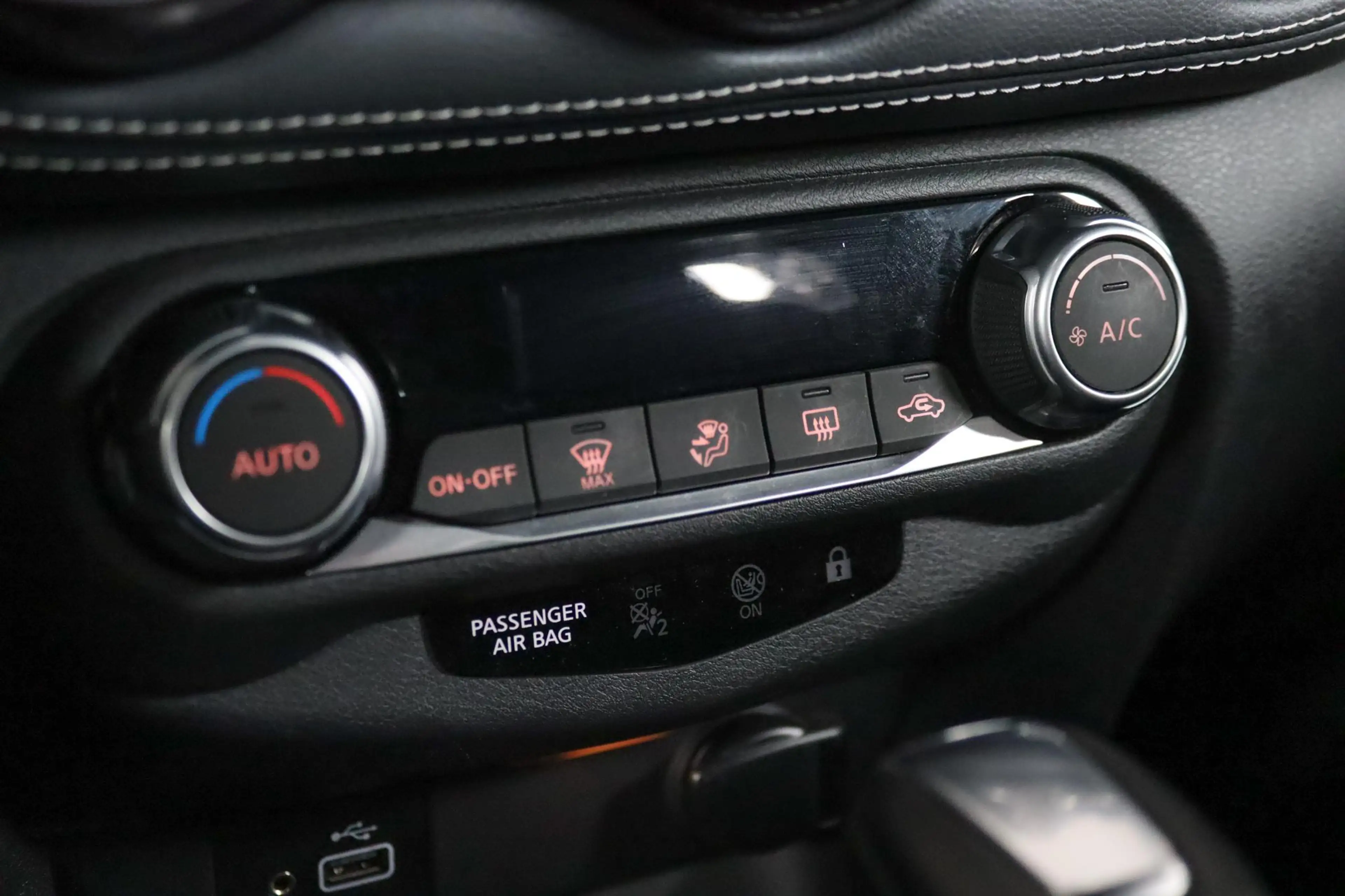 Nissan Juke 1.0 DIG-T N-Connecta Camera, — photo 40