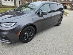 Chrysler Pacifica 2022