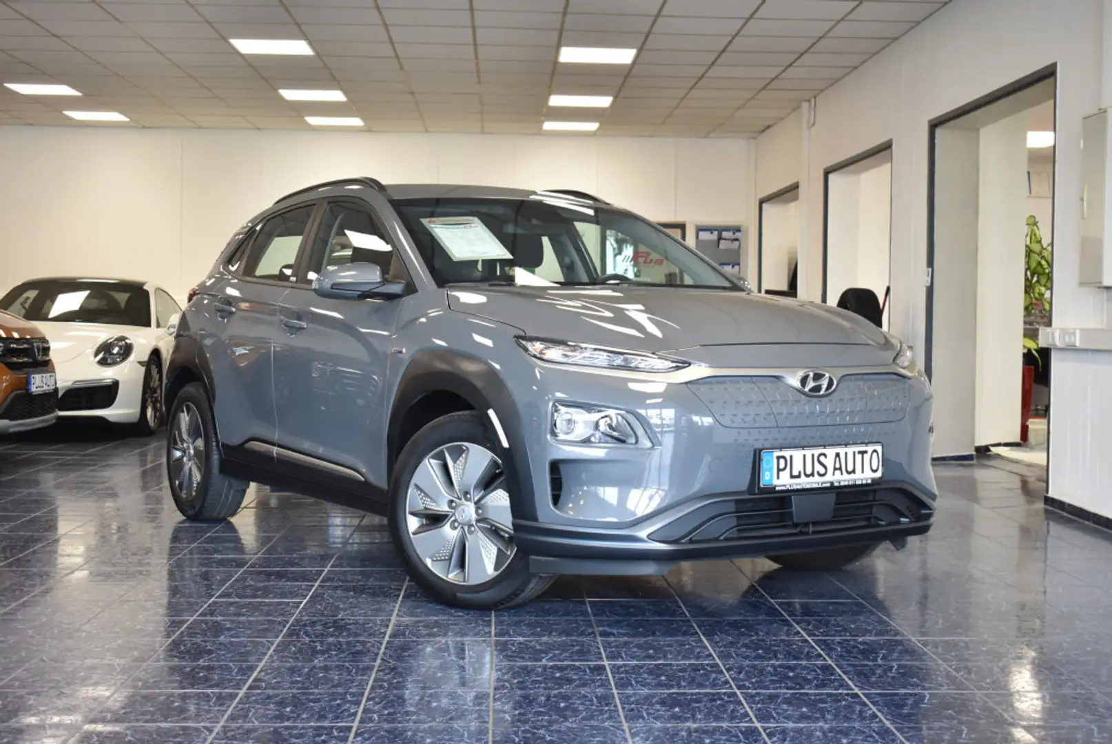Hyundai KONA Elektro 2WD Kamera Tempomat PDC 1-Hand Grau - 1