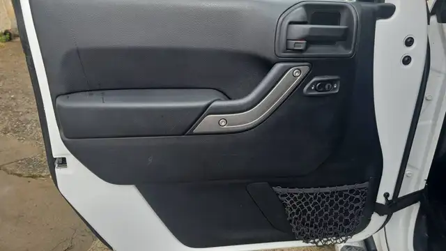 Jeep Wrangler view 7