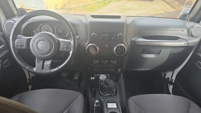 Jeep Wrangler view 11