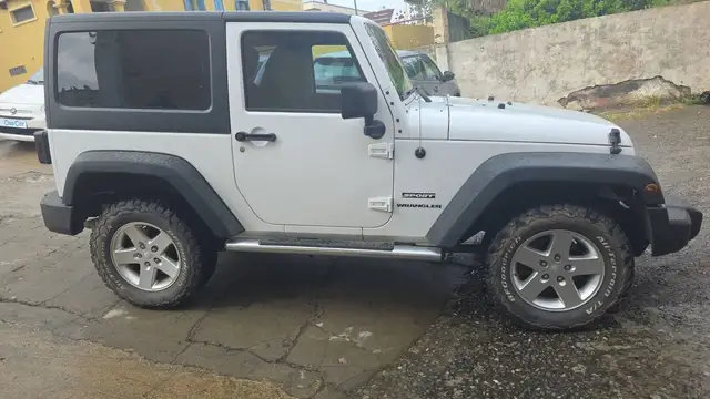 Jeep Wrangler view 4
