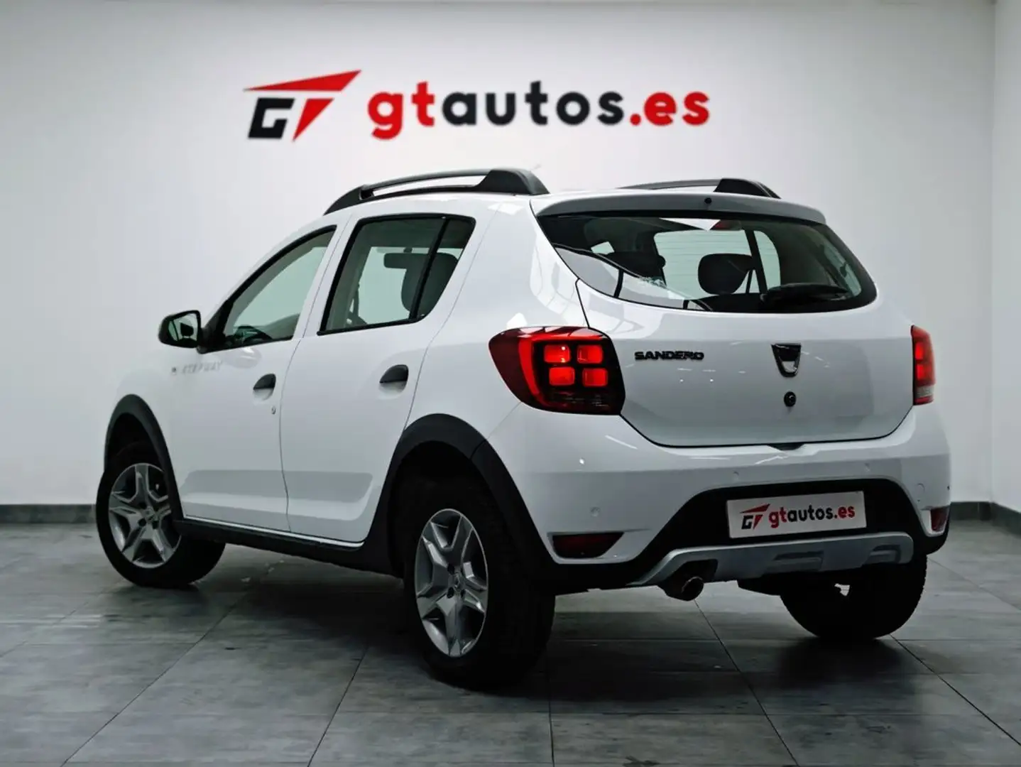 Dacia Sandero 1.5 dCi Stepway Comfort 95CV Blanc - 1