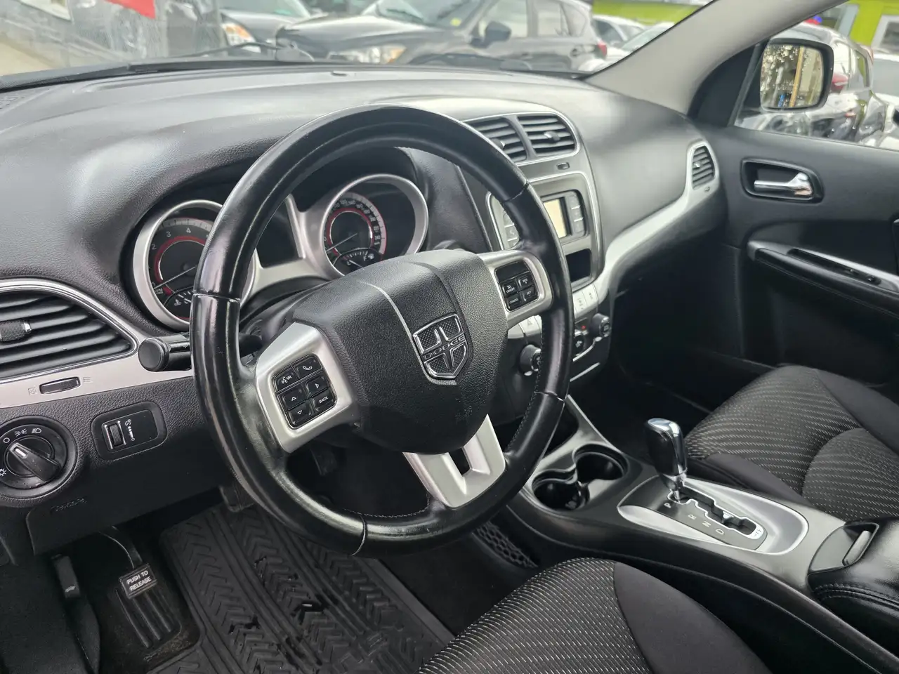Dodge Journey снимка Dodge Journey