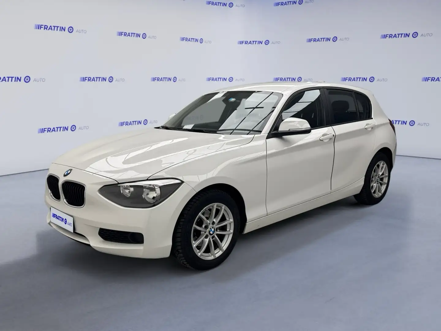BMW 114 D 5P. URBAN Blanc - 1