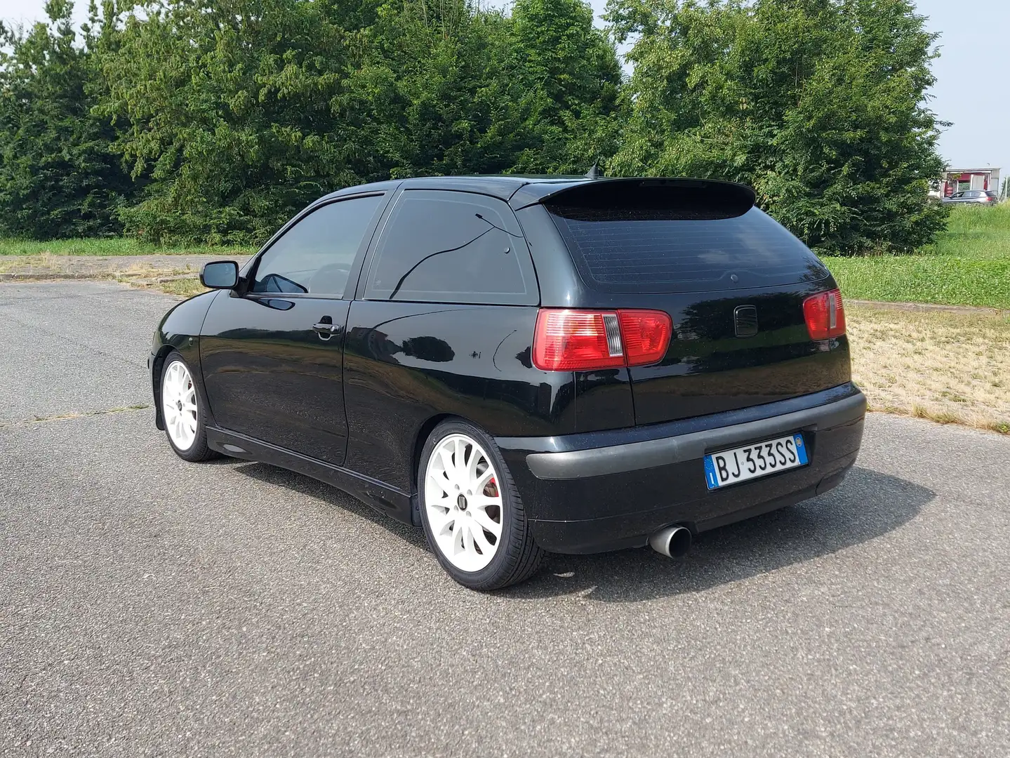 SEAT Ibiza Ibiza II 1999 3p 1.8t Cupra Schwarz - 2