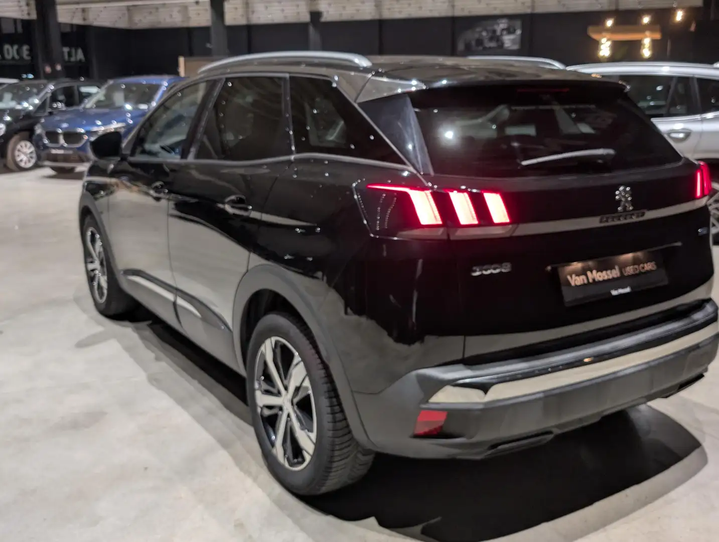 Peugeot 3008 1.2 PureTech 96kW S&S Auto Crossway PDC | Sfeerver Zwart - 2