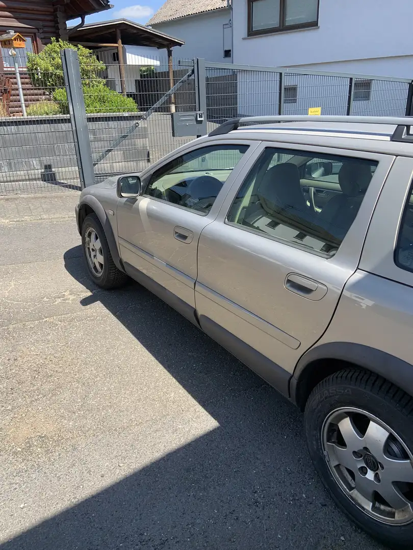 Volvo V70 2.4T Comfort - 2