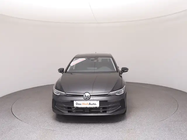 Volkswagen Golf view 3