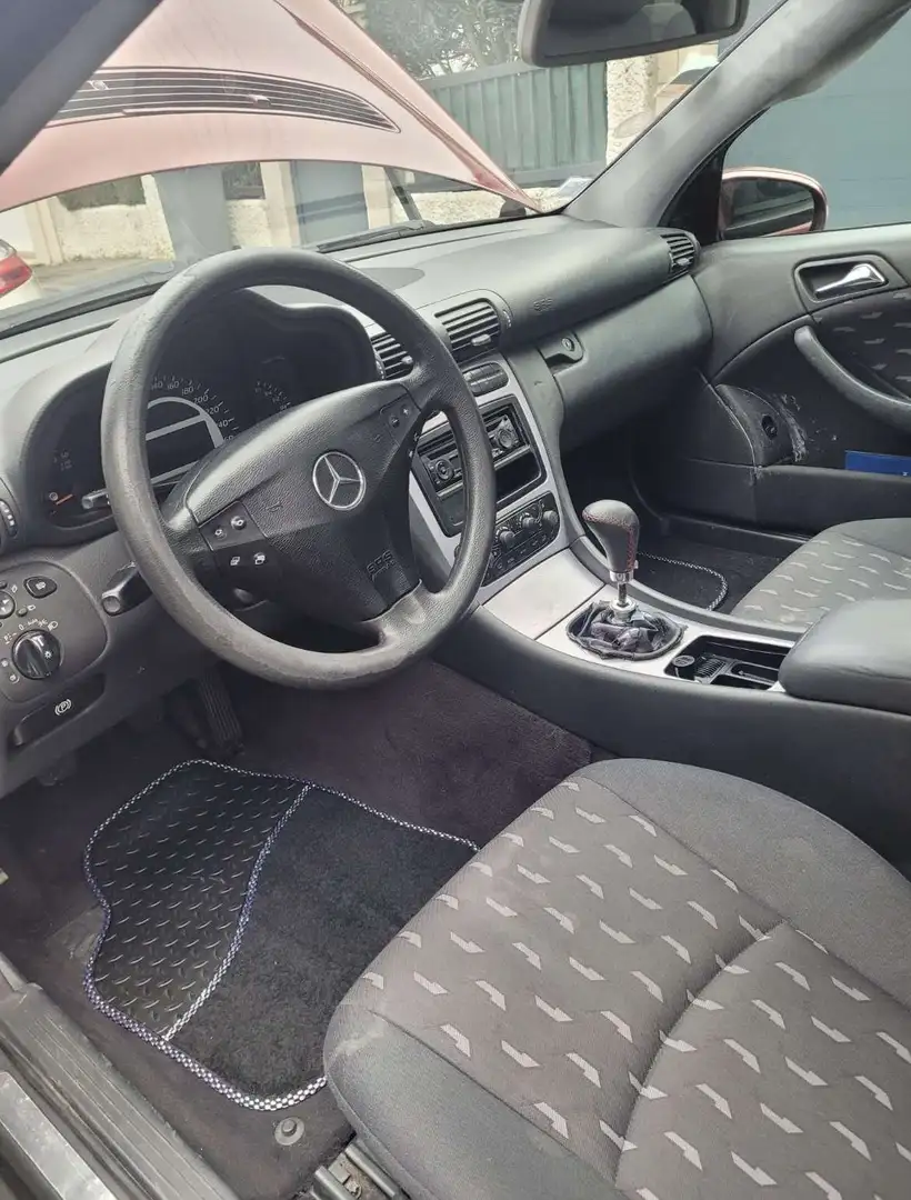 Mercedes-Benz C 220 Coupé+Sport+CDI crvena - 2