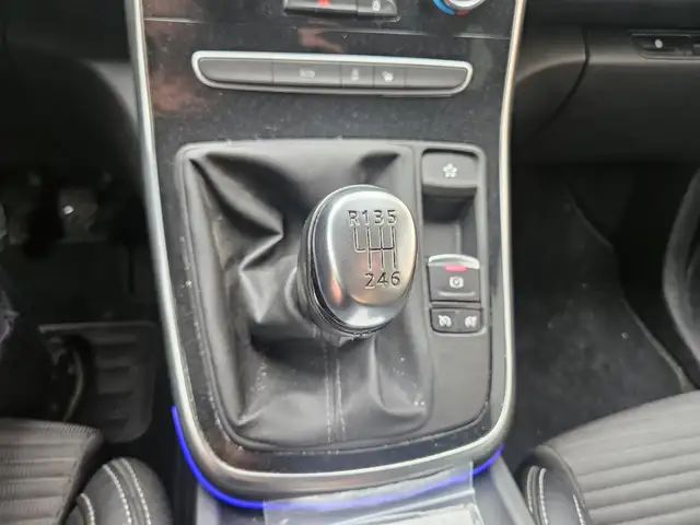 Renault Grand Scenic view 21