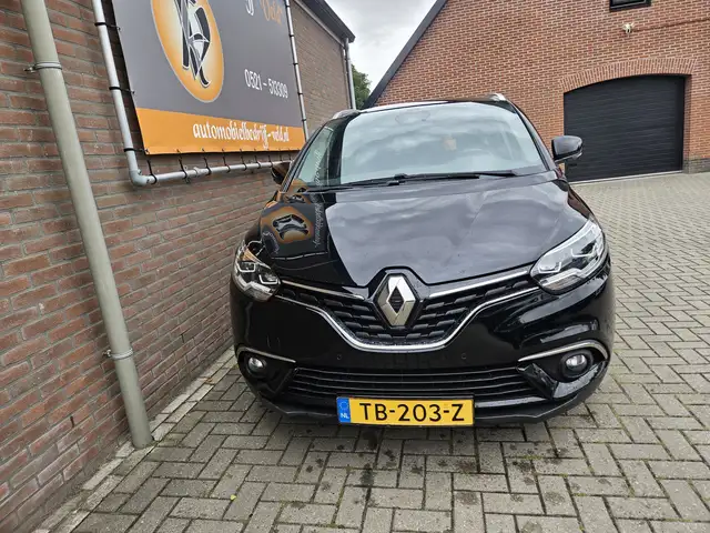 Renault Grand Scenic view 3