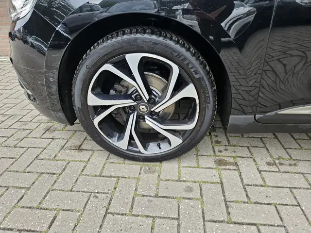 Renault Grand Scenic view 5