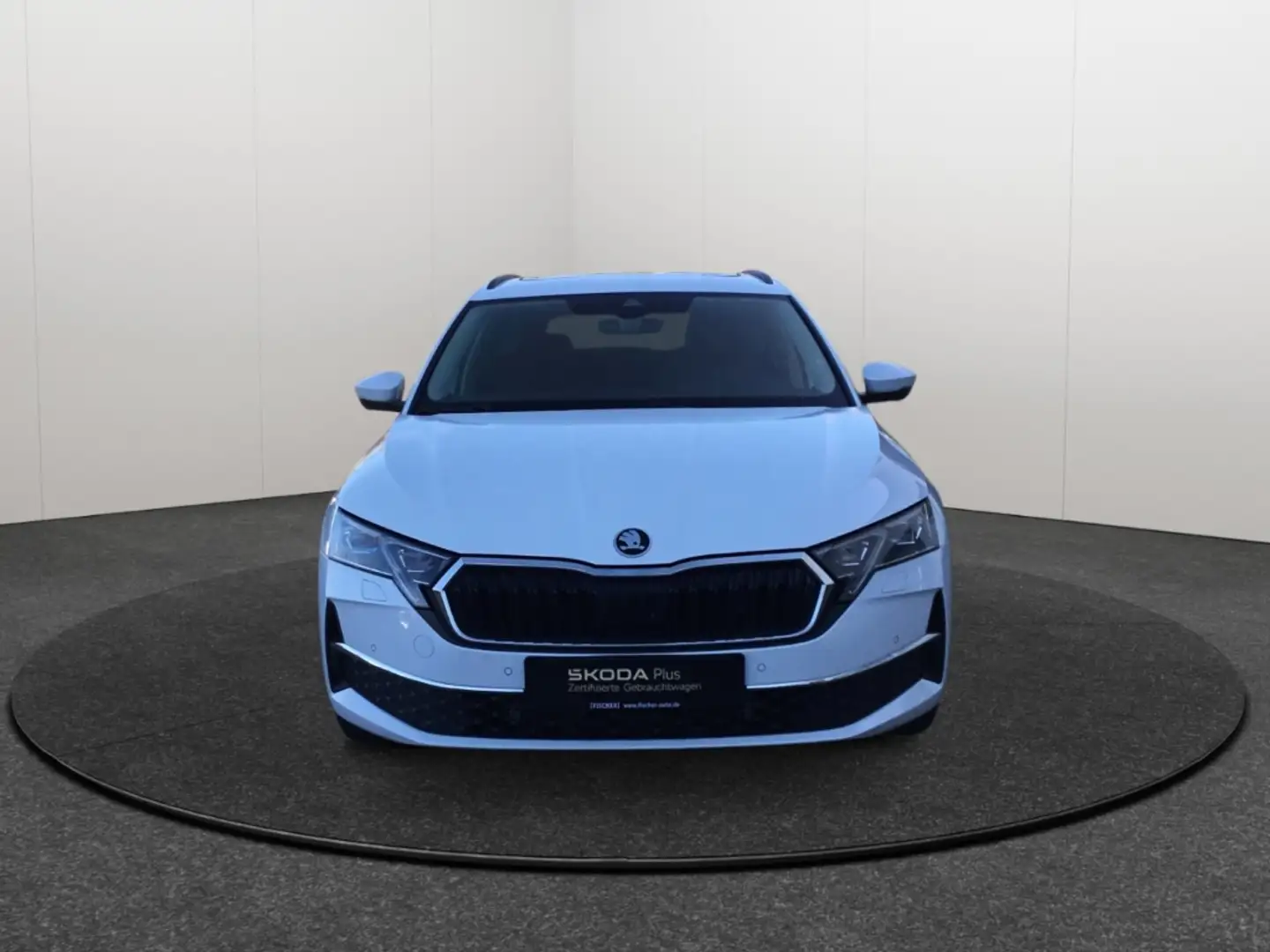 Skoda Octavia Combi 2.0TDI DSG Tour Matrix AHK Navi 360° ACC Weiß - 2