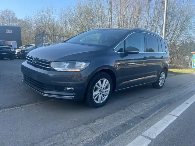 Volkswagen Touran 1.5 TSI Highline DSG 2035 7PLACES AUTO CREDIT 100%