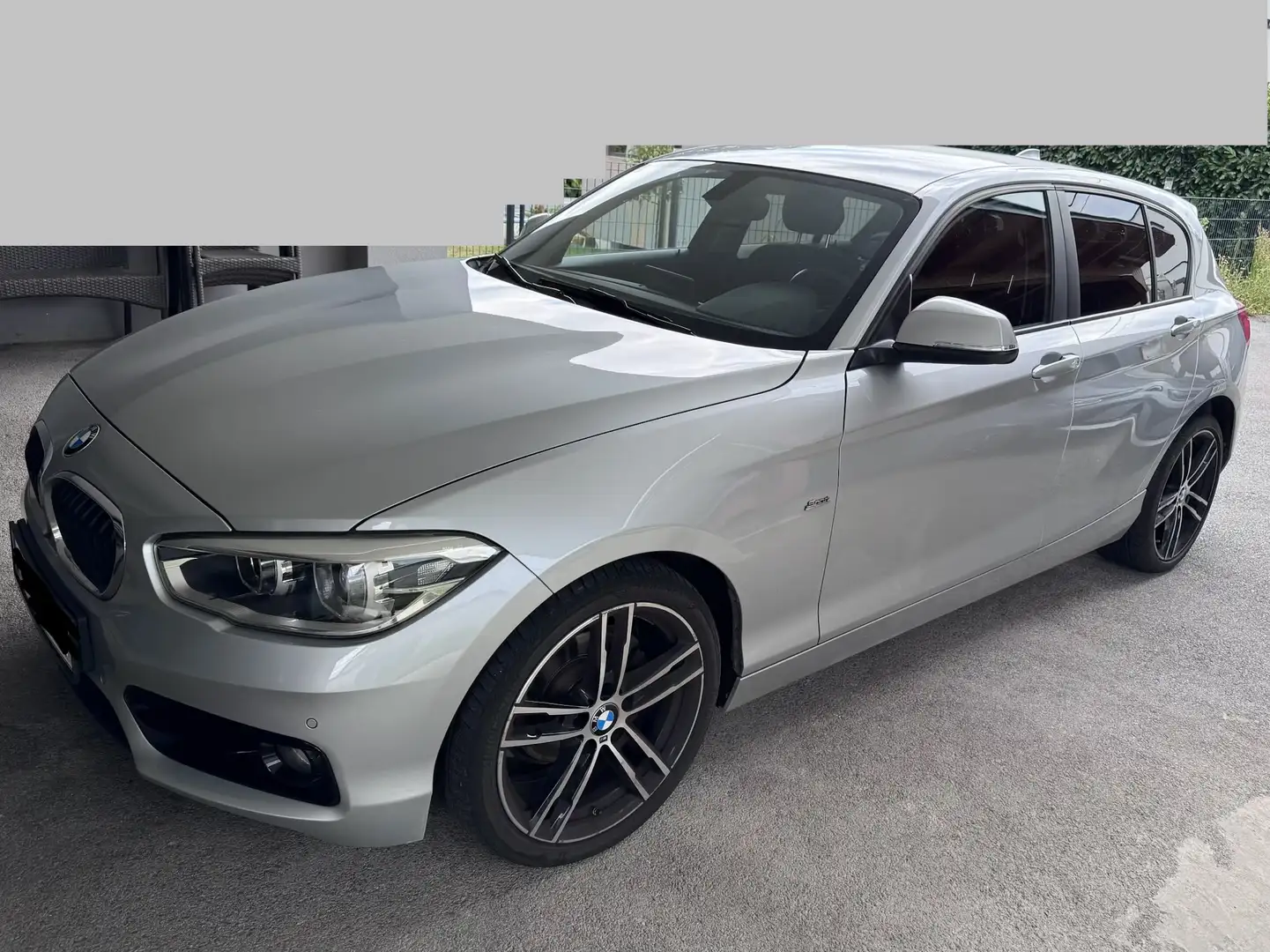 BMW 118 118d Sport Line Aut. Sport Line Silber - 1