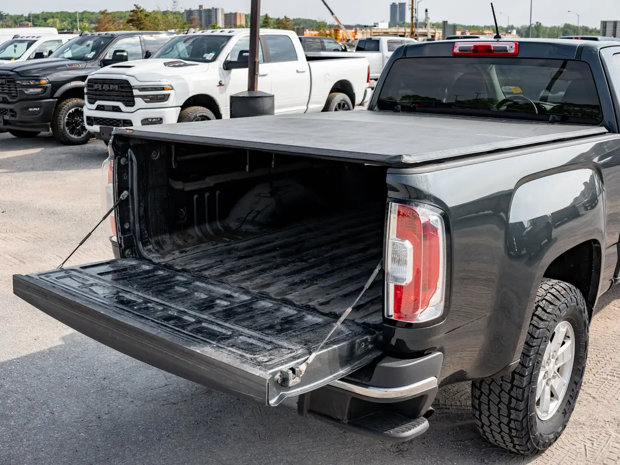 GMC Canyon снимка GMC Canyon