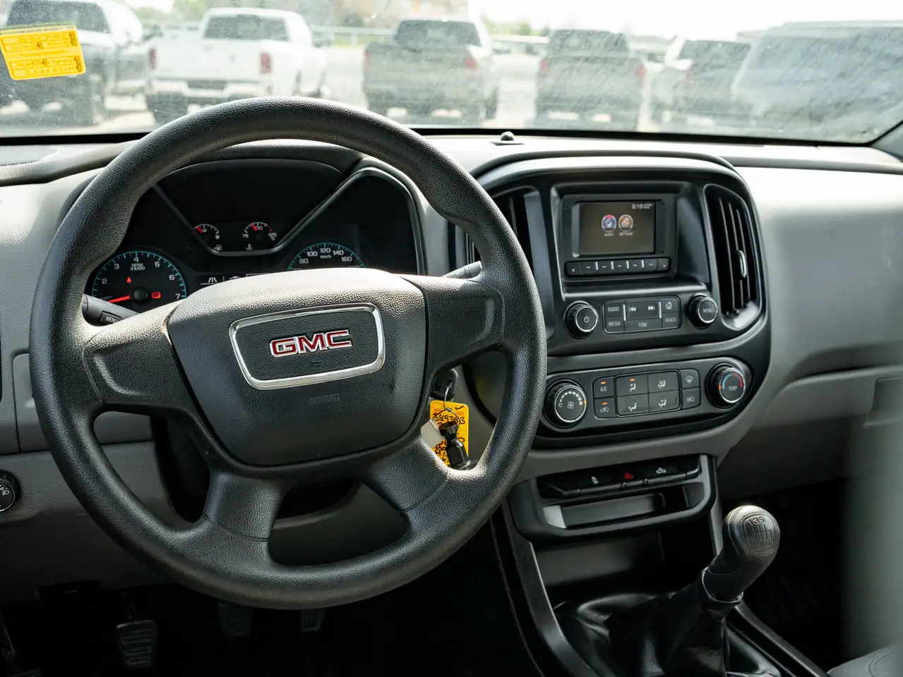 GMC Canyon снимка GMC Canyon