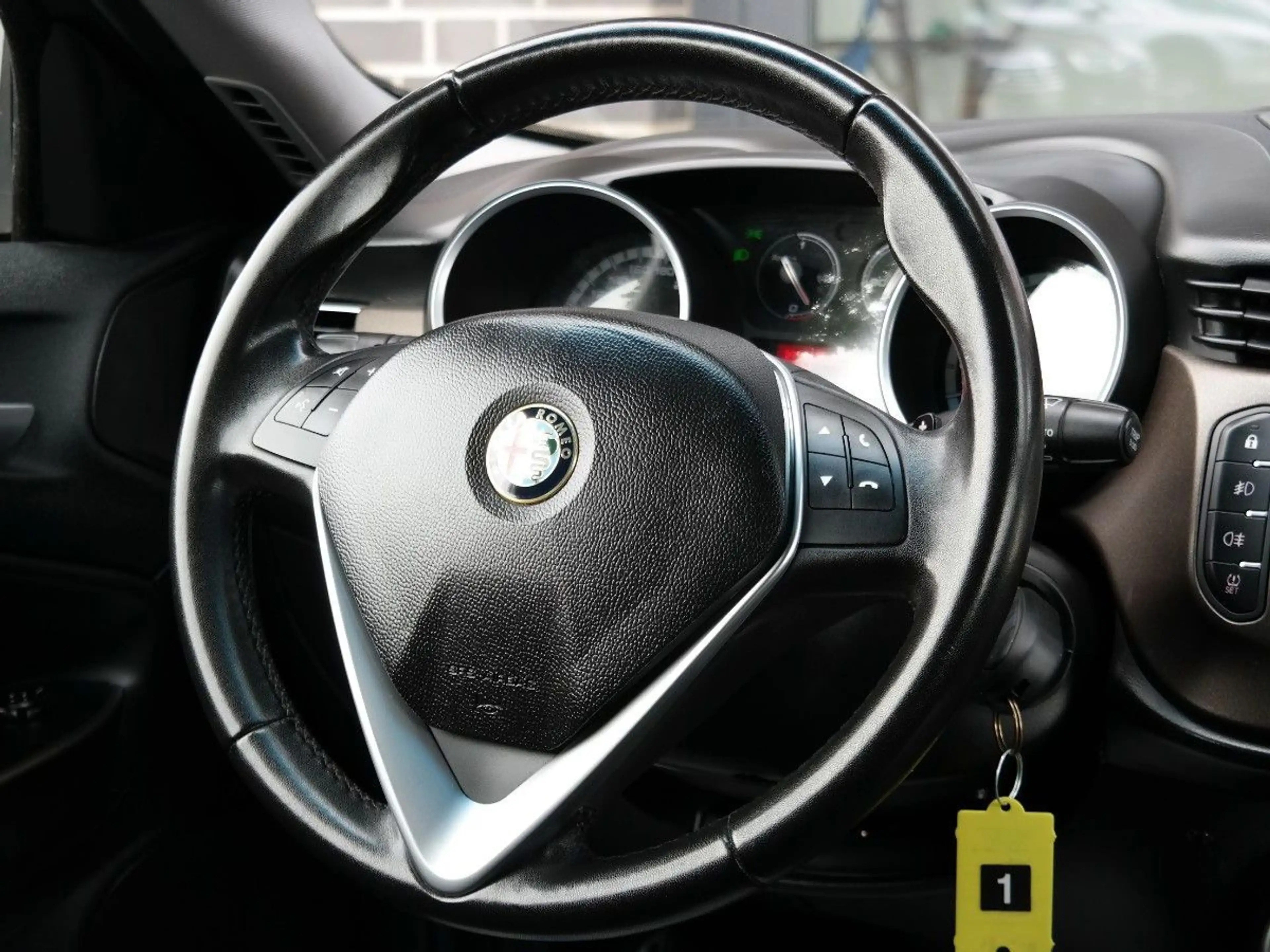 Alfa Romeo Giulietta Turismo*Automatik*Klima*SHZ*PDC*Xenon* — photo 13