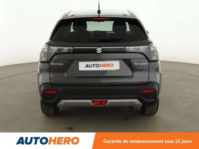 Suzuki S-Cross view 5