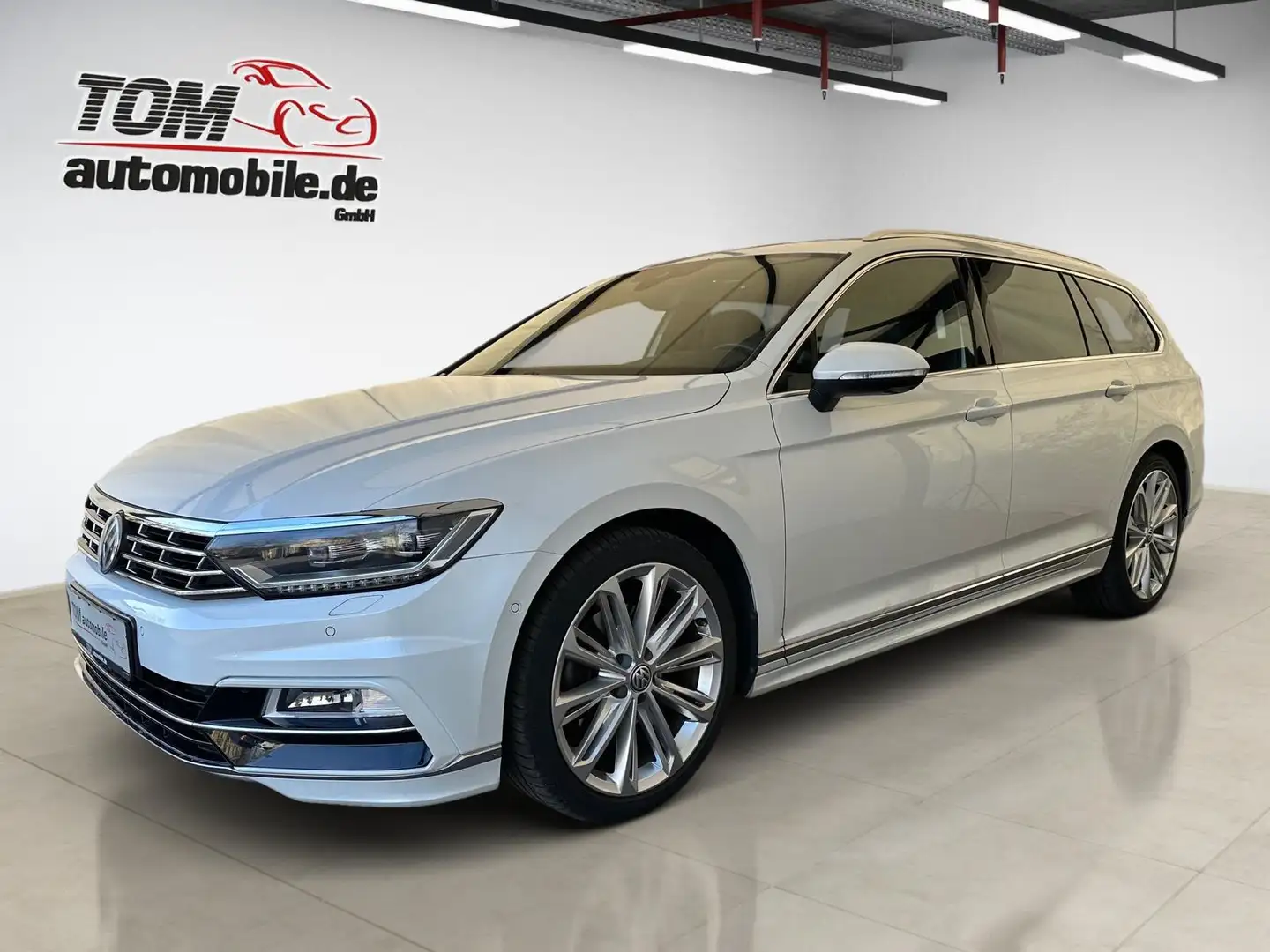 Volkswagen Passat Variant Passat 2.0 TDI R-Line Highline LED*VR*HUD*AHK Blanc - 2