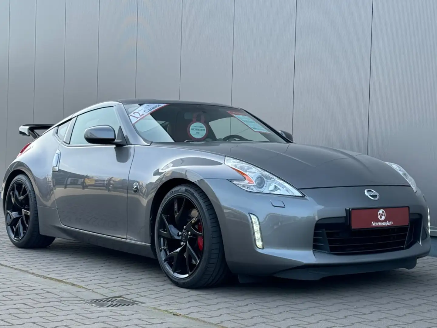 Nissan 370Z Pack Coupe FACELIFT Navi Bose 2.Hand VOLL Szary - 2