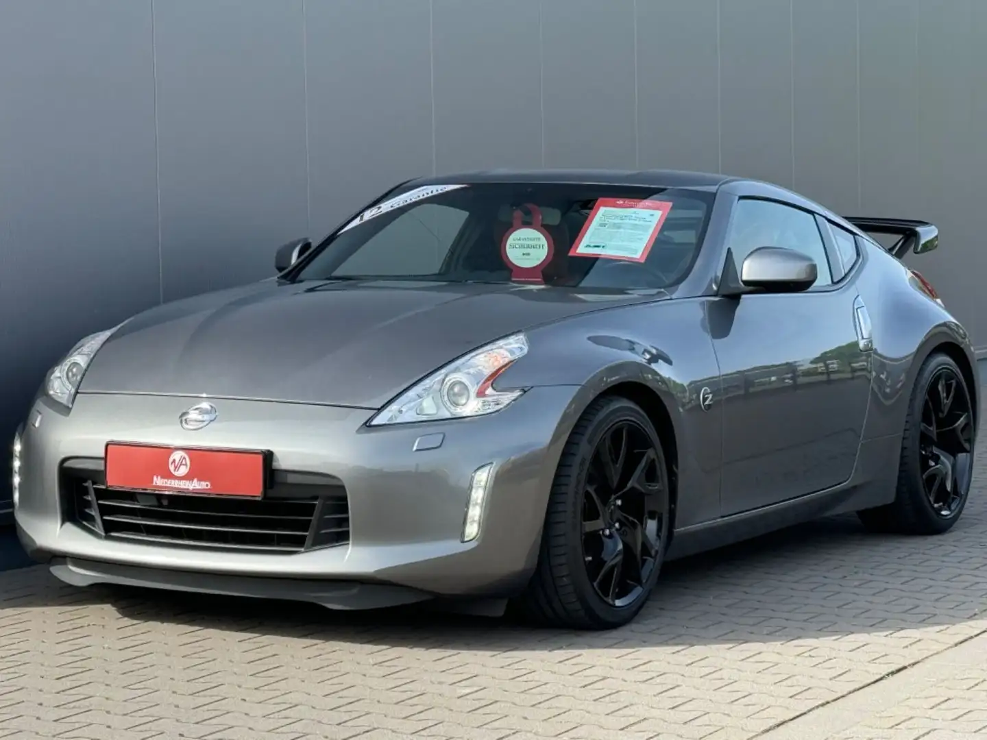 Nissan 370Z Pack Coupe FACELIFT Navi Bose 2.Hand VOLL Grau - 1