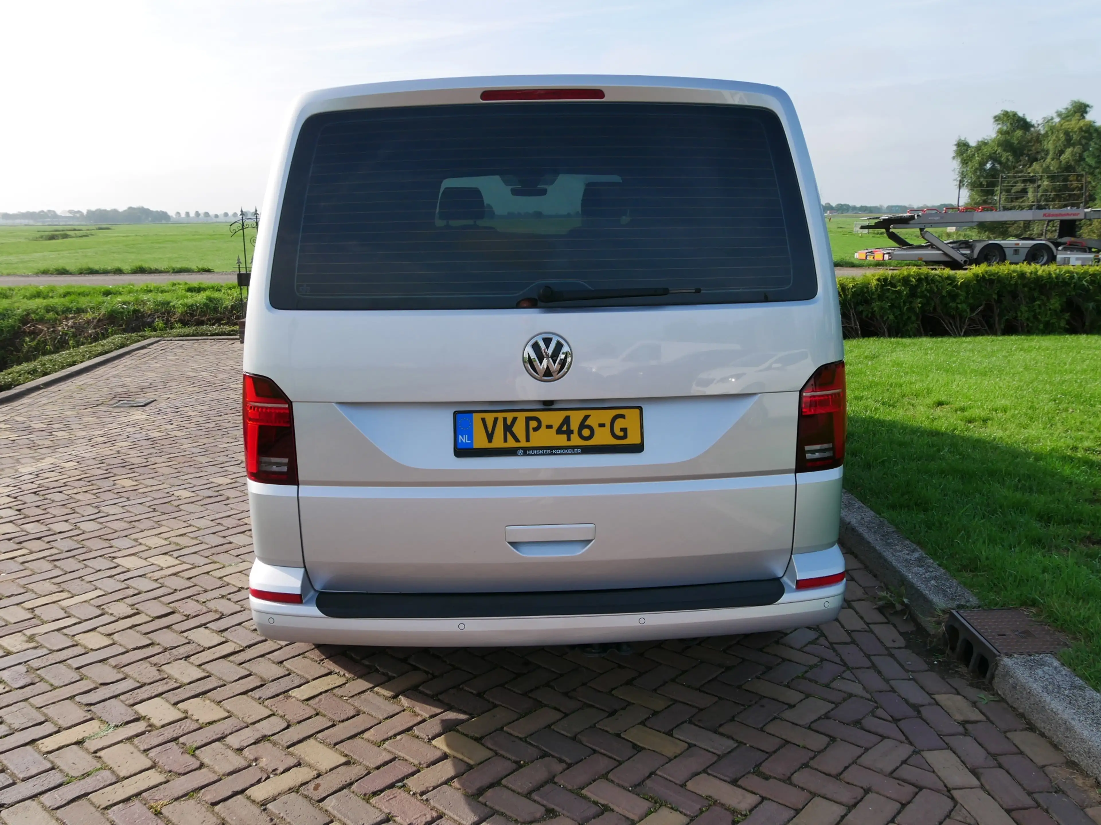 Volkswagen Transporter 2.0 TDI L2H1 BULLI 110kW DSG | ALMOST NEW !!! | 19 — photo 9