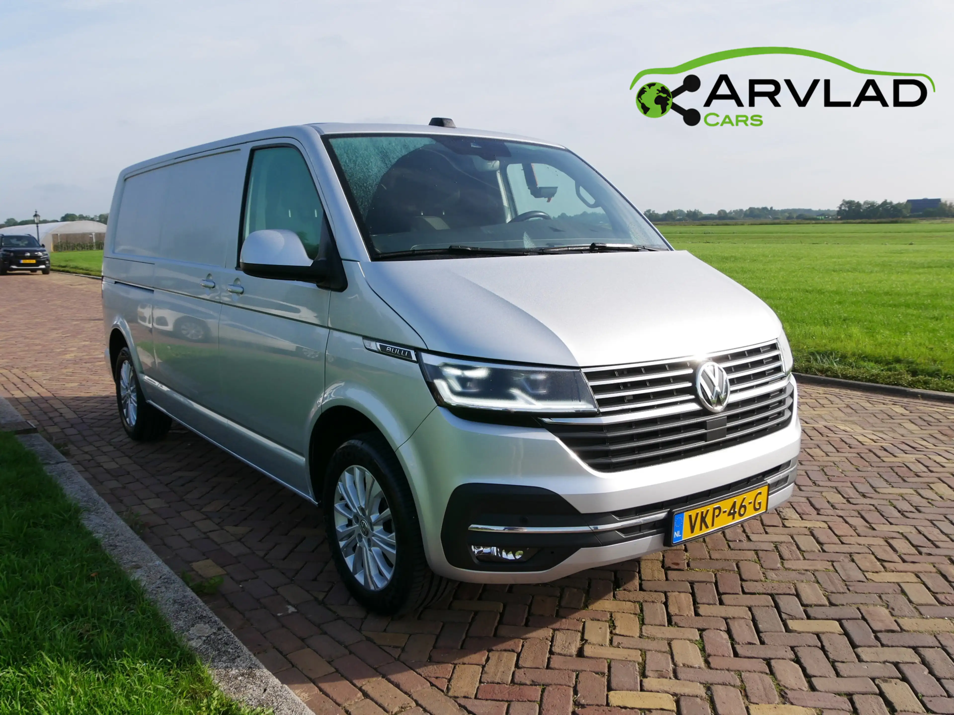 Volkswagen Transporter 2.0 TDI L2H1 BULLI 110kW DSG | ALMOST NEW !!! | 19