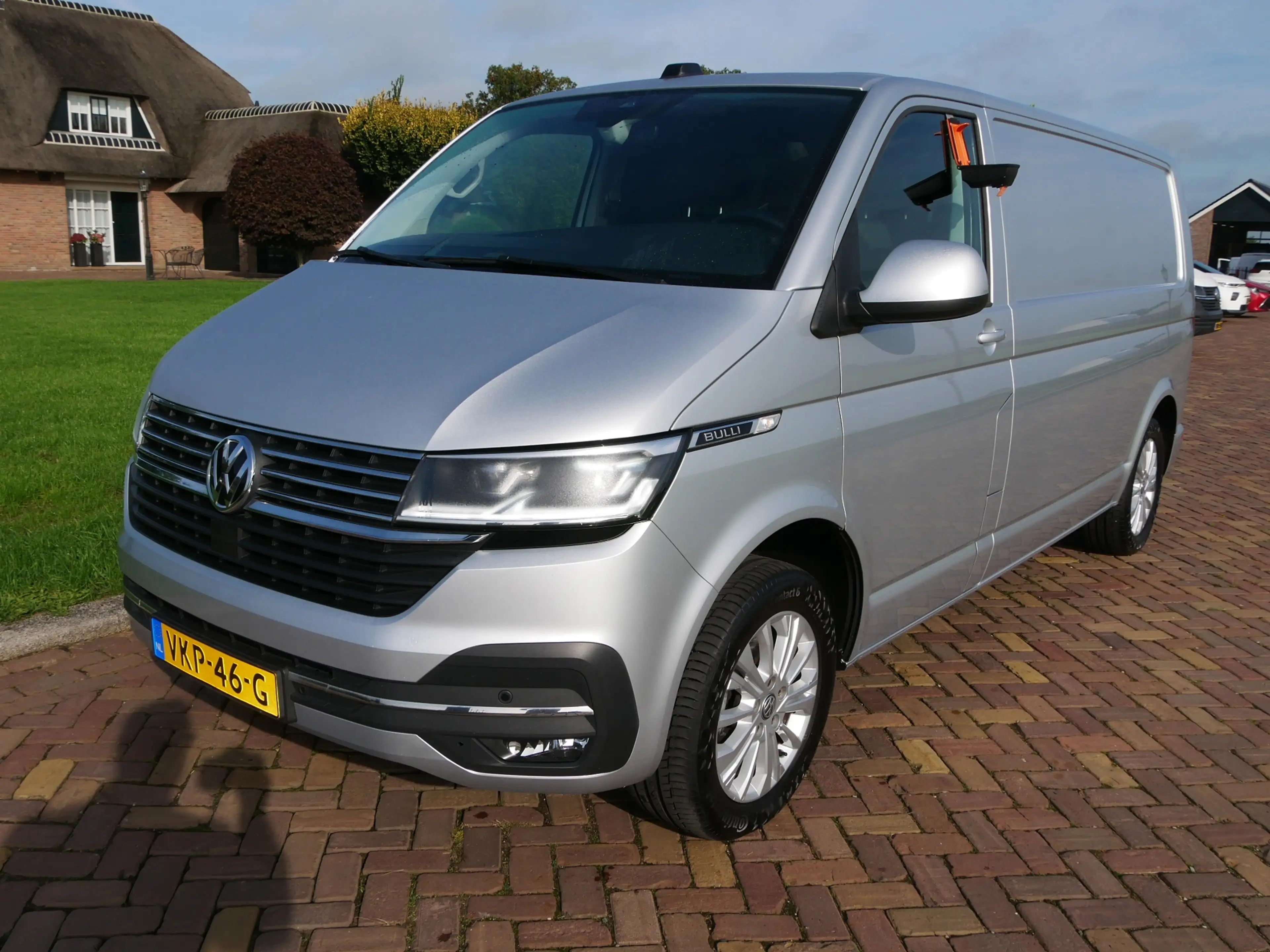 Volkswagen Transporter 2.0 TDI L2H1 BULLI 110kW DSG | ALMOST NEW !!! | 19 — photo 4