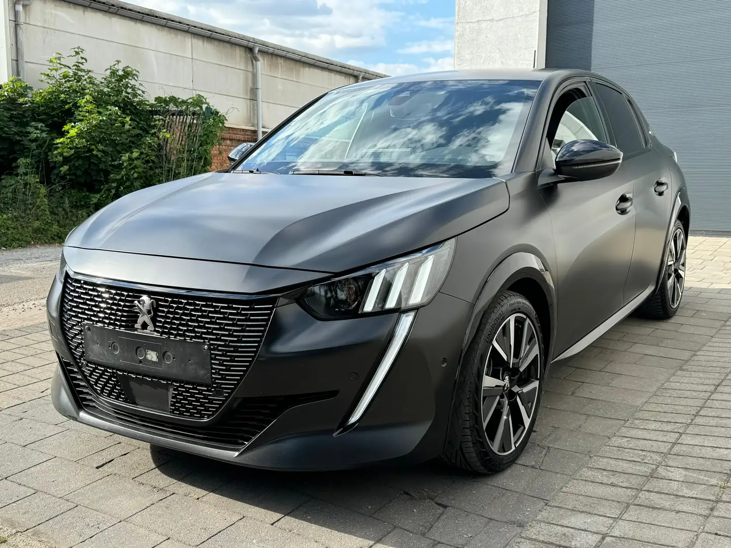 Peugeot 208 1.2i PureTech GT EDITION AUTOMAAT 2021 38000 KM Gris - 1