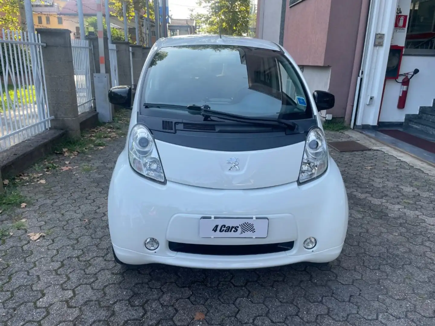 Peugeot iOn Active Bílá - 2