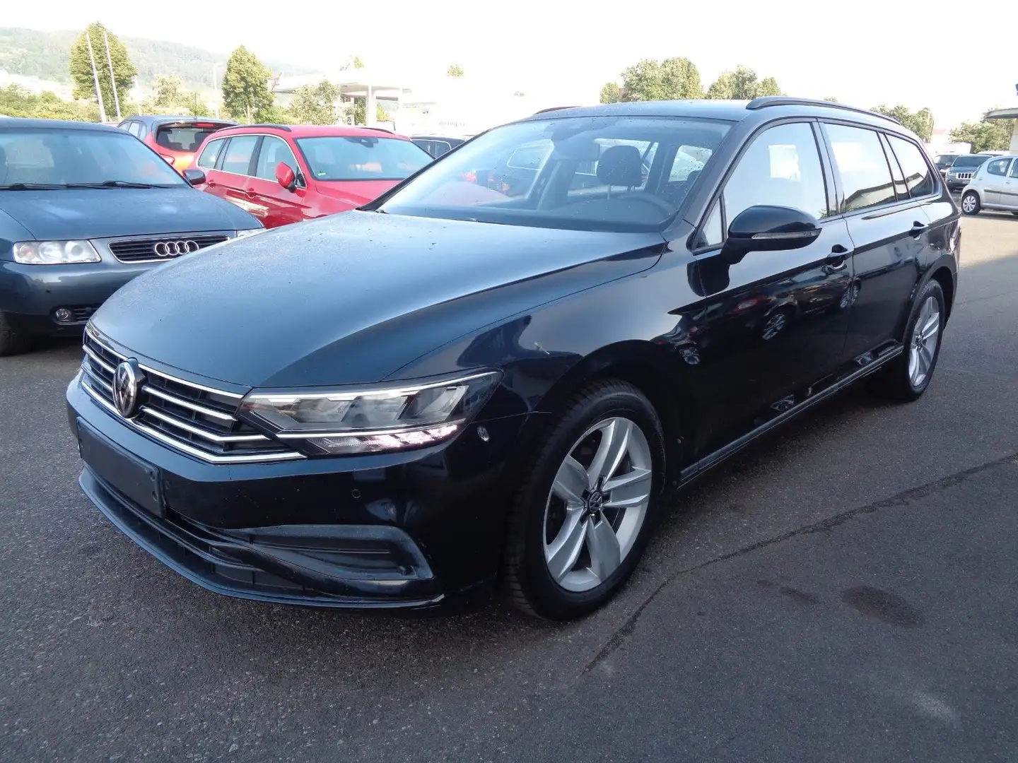 Volkswagen Passat Variant **Automatik~1.HAND** Schwarz - 1