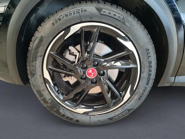 DS Automobiles DS 7 Crossback view 9