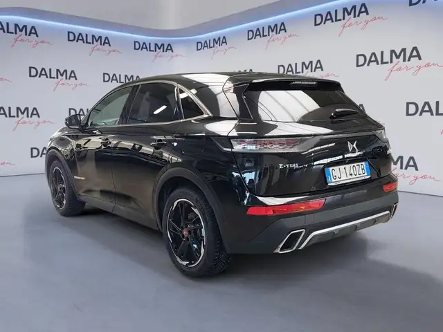 DS Automobiles DS 7 Crossback view 3