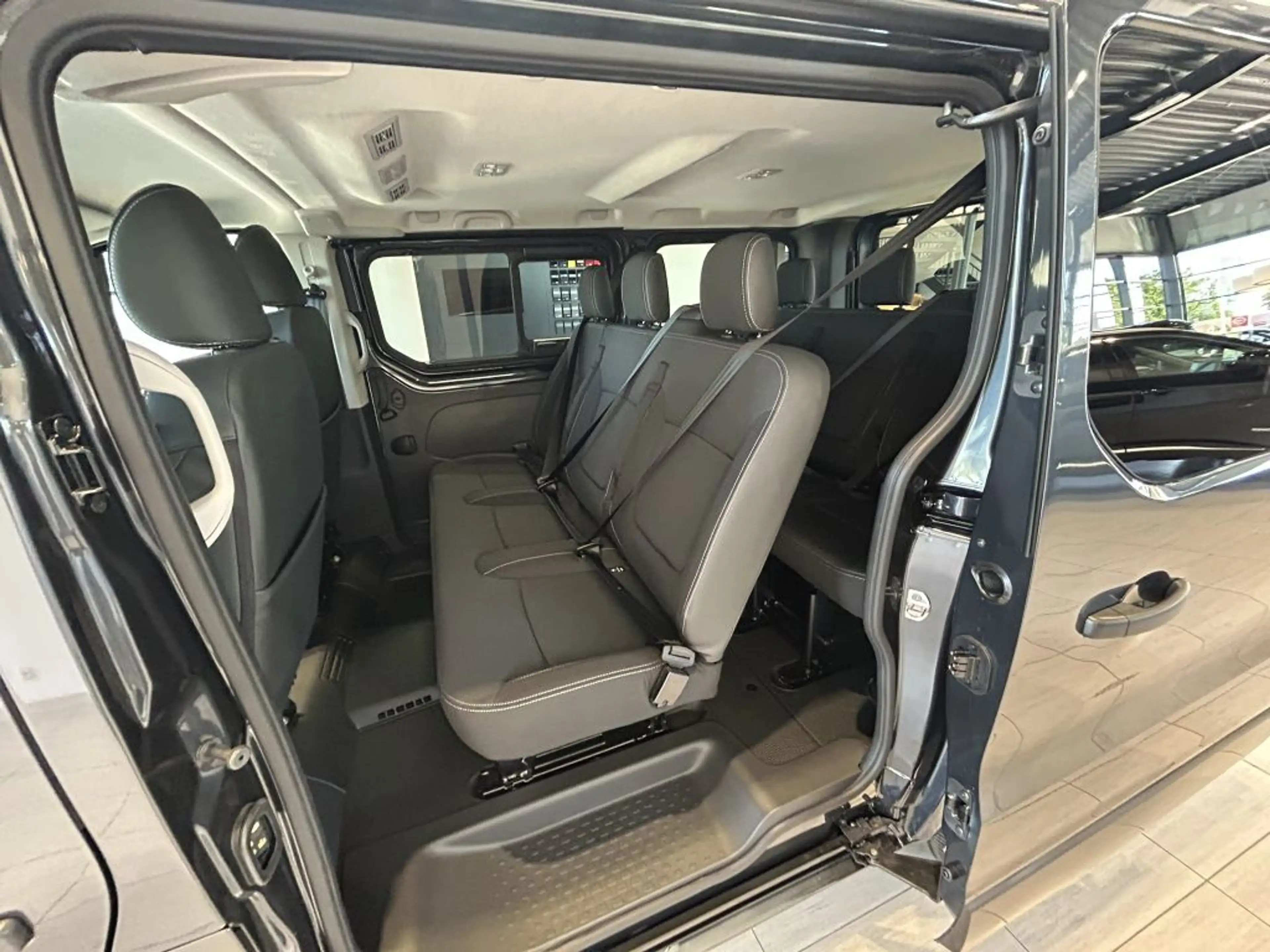 Nissan Primastar L1H1 2,8 dCi 170 (9-Si.) 9AT Tekna — photo 11