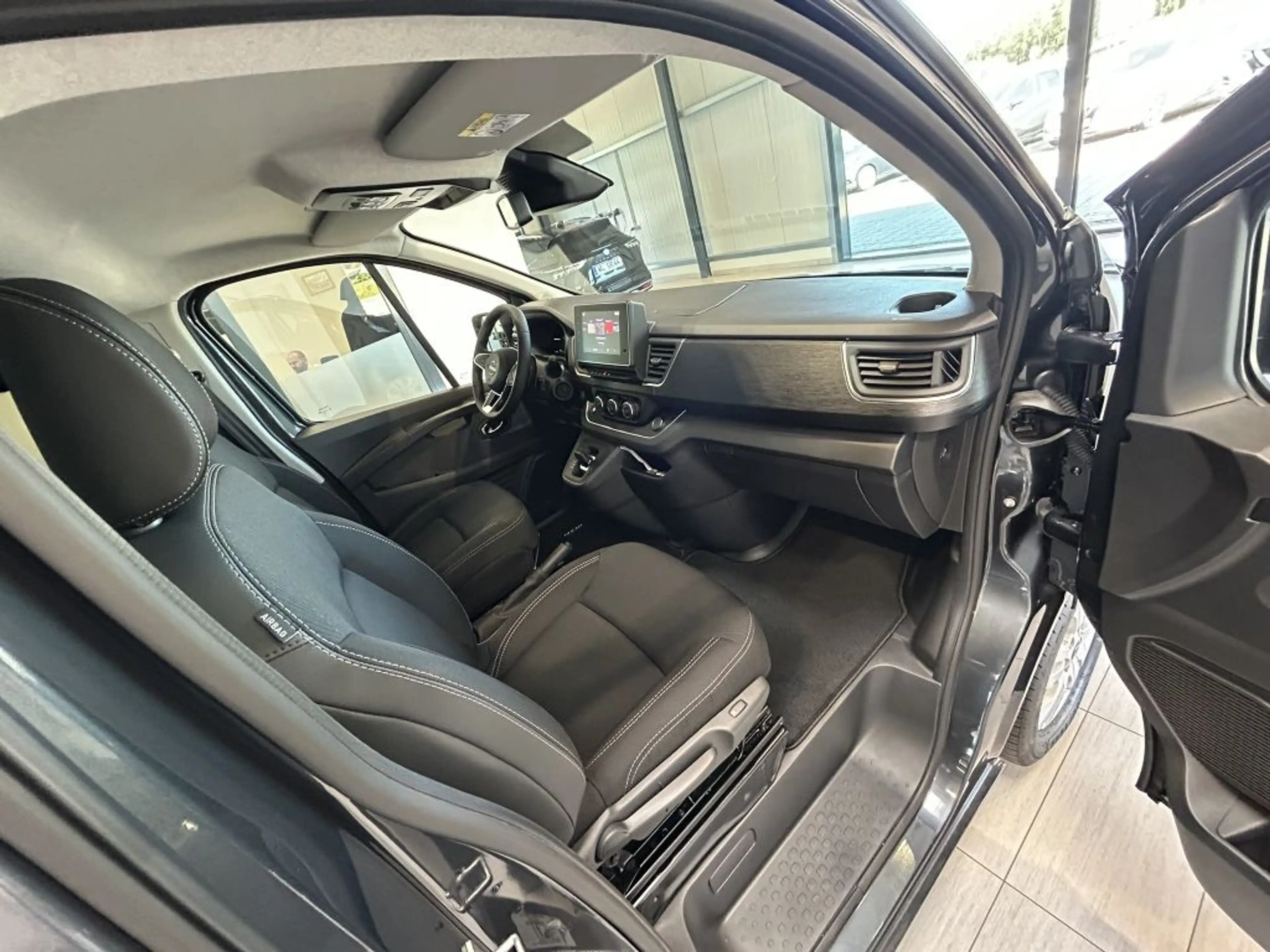 Nissan Primastar L1H1 2,8 dCi 170 (9-Si.) 9AT Tekna — photo 12